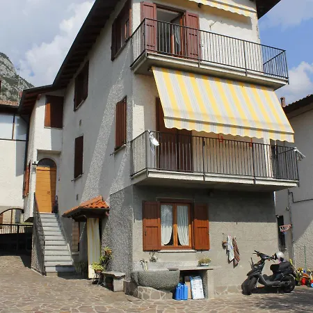 Casa Della Chicca マンデッロ・デル・ラーリオ