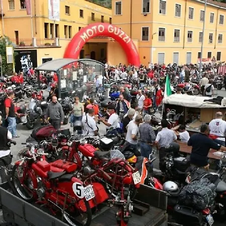 Casa Della Chicca * マンデッロ・デル・ラーリオ