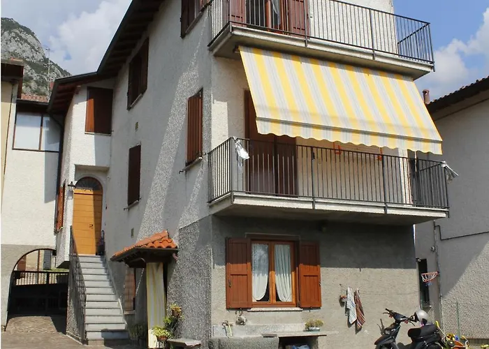 Casa Della Chicca מנדלו דל לאריו